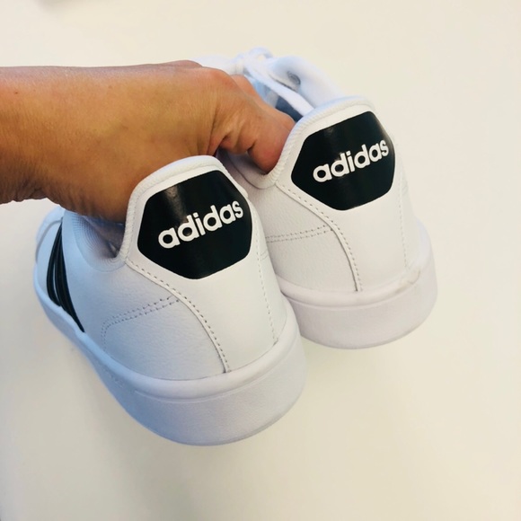 Men’s Adidas Sneakers - Picture 3 of 3